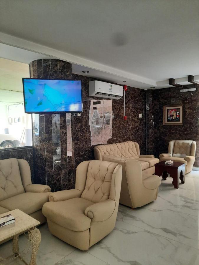 شقق العنوان للوحدات المخدومة Alanwaan Apartments For Serviced Units Даммам Екстер'єр фото